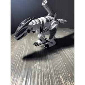 Wow Wee Roboraptor White Black Interactive Dinosaur 26.5" Robot. NO REMOTE